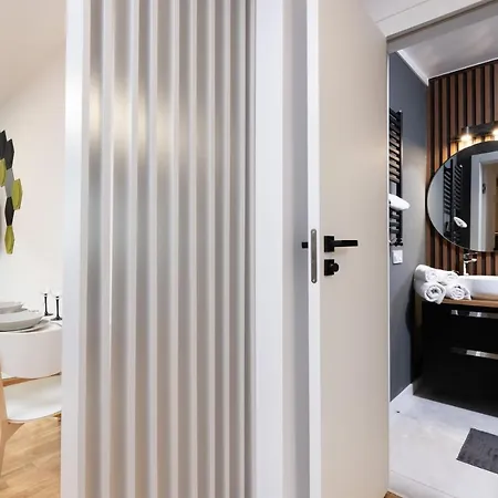 Pomorska Apartament Przy Parku Reagana By Renters 아파트 *