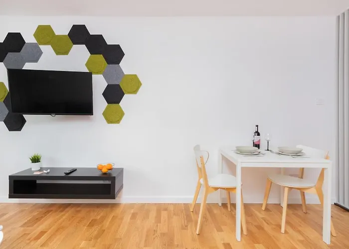 Pomorska Apartament Przy Parku Reagana By Renters